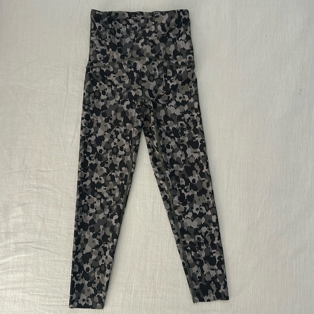 Spanx Booty Boost Leggings Size S